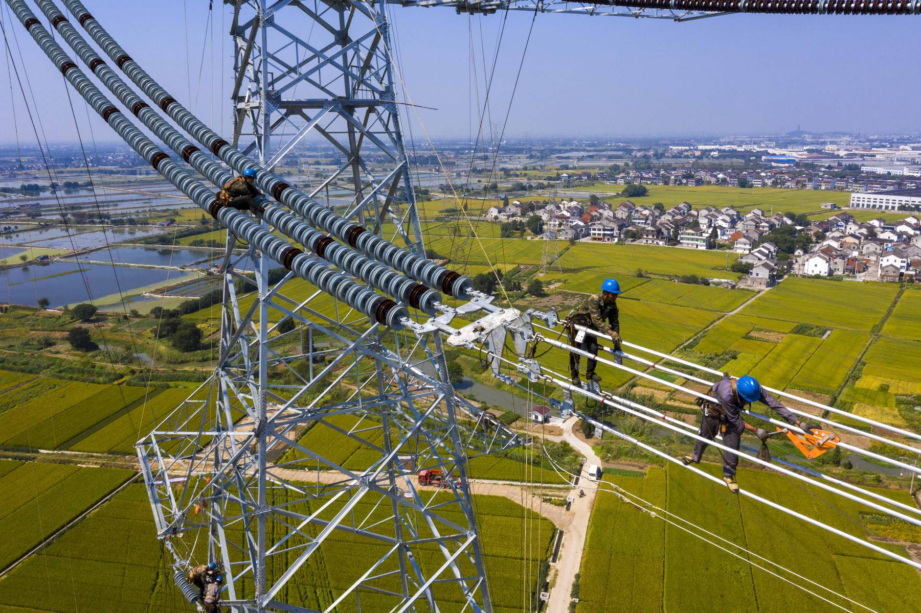 白鶴灘-江蘇±800千伏特高壓直流輸電工程 西電東送大動脈的穩步推進